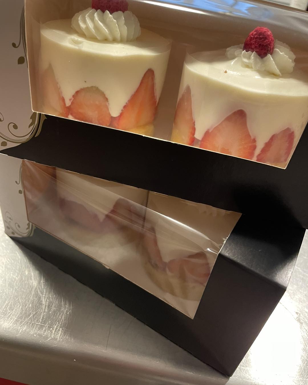 Süße Erdbeer Törtchen – Desserts frisch aus der Kärntner Backstube